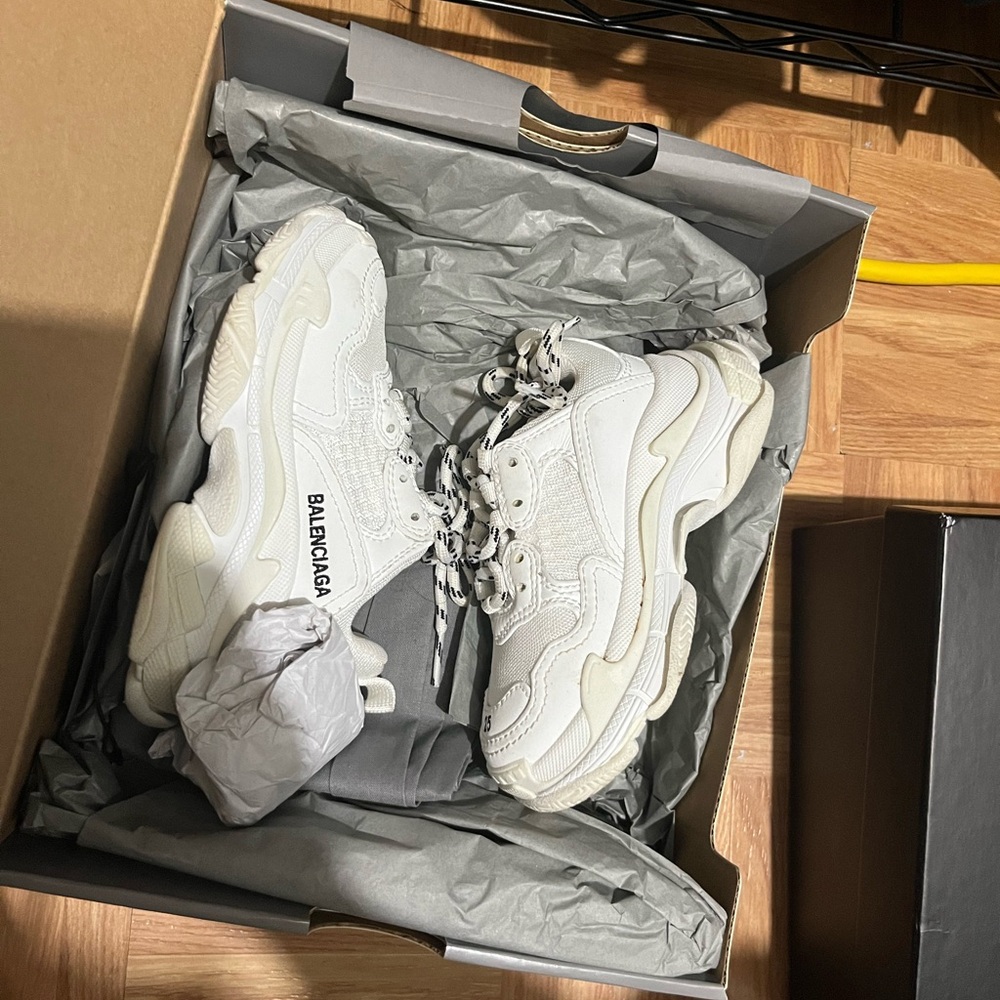 Balenciaga kid triple S sneaker